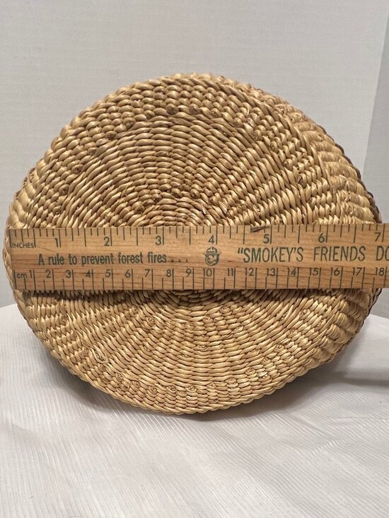 Handcrafted "Lacework Wing Shopper" Bolga Basket - Picture 13 of 15